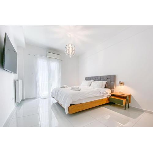 Syntagma square, 55sqm Golden Suite