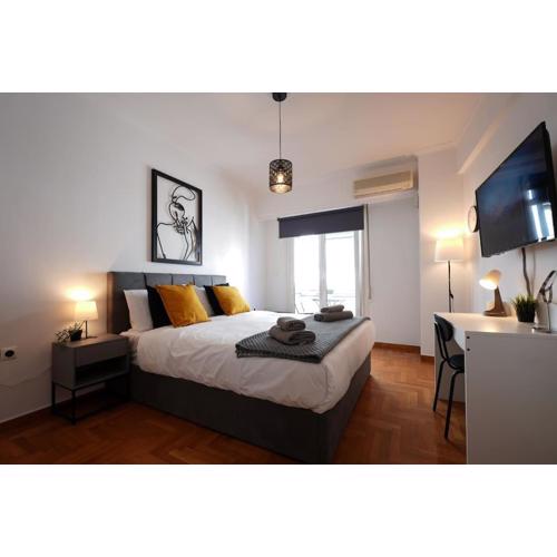 Syntagma square, 70sqm Pentelis sunny apartment