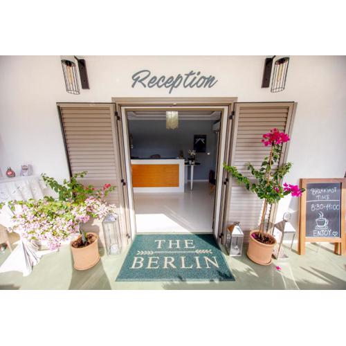 T H E BERLIN Studios and Suites