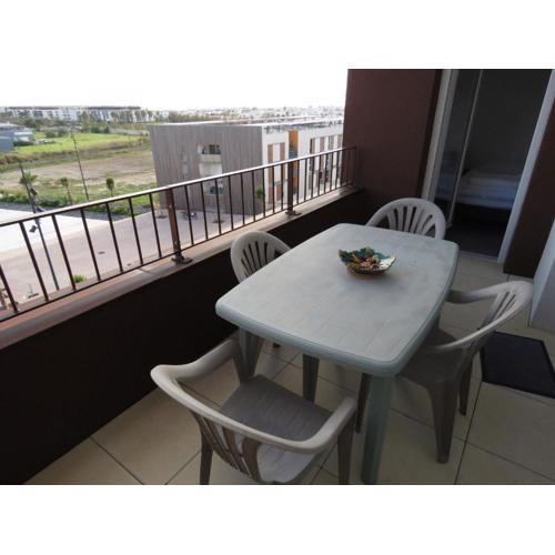 T2 43m² dernier étage avec terrasse et parking à Sète - FR-1-472-148