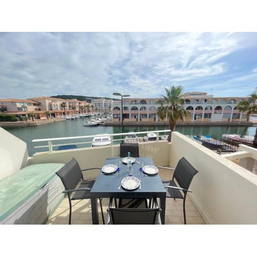 T2 avec loggia vitrée, terrasse, parking à Sète - FR-1-338-589
