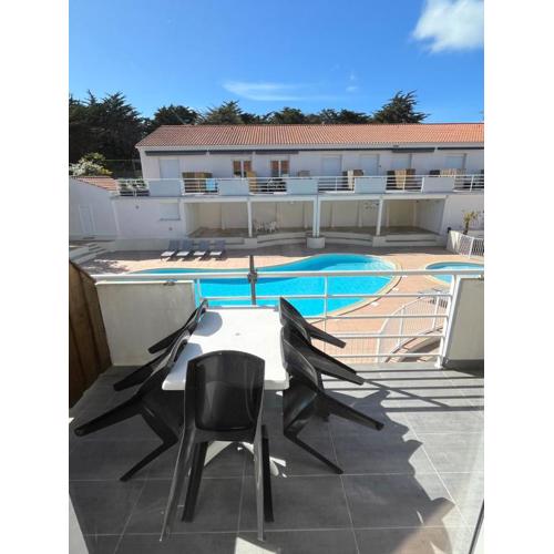 T2 avec piscine à 400m de la plage