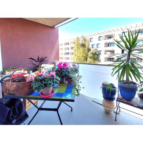 T2 avec terrasse, clim dans le salon, parking a quelques pas des plages