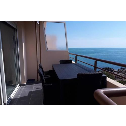T2 climatisé vue sur mer, WIFI, piscine et parking