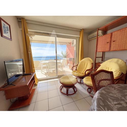 T2 COIN CHAMBRE, TERRASSE 1ERE LIGNE MER, PISCINE