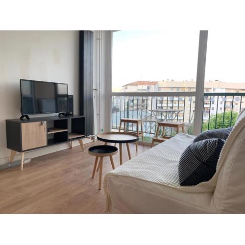 T2 lumineux centre ville proche métro, parking gratuit,1 chambre, 1 grande pièce à vivre