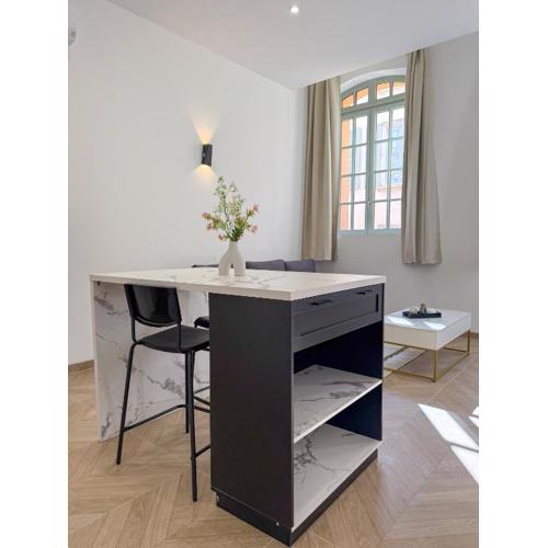 T2 luxe 100m Port 2Toulon Clim Wifi fibre SmartTV