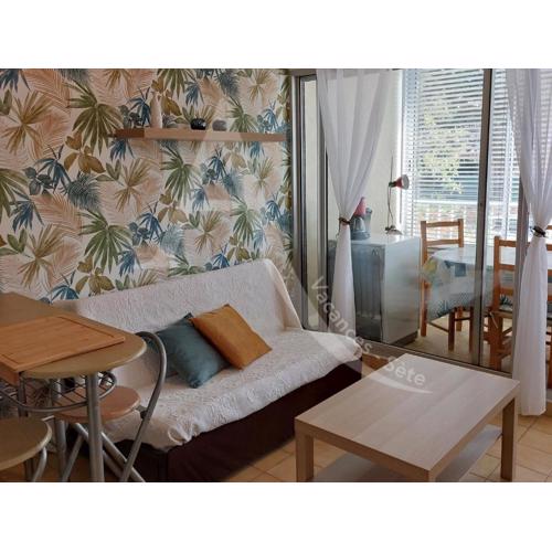 T2 quartier Quilles renove avec gout WIFI 4 personnes