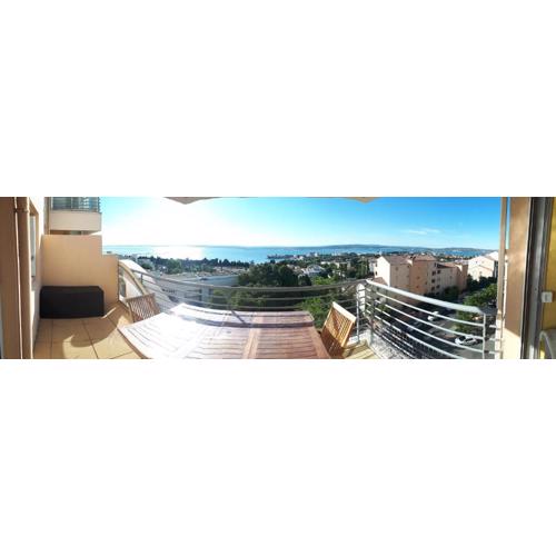 T2 terrasse vue panoramique, piscine, parking, wifi, 2 tv connectées, netflix, clim, ascenseur, barbecue