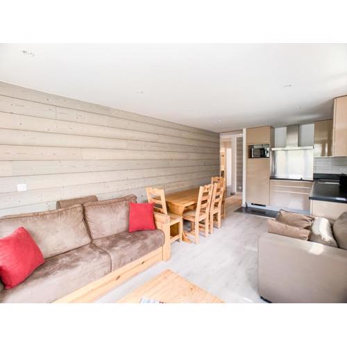 T3 rénové lumineux, ski aux pieds, balcon sud, proche commerces et pistes, 9 couchages, Tignes. - FR-1-502-477