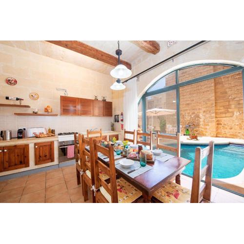 Ta Indri Holiday Home