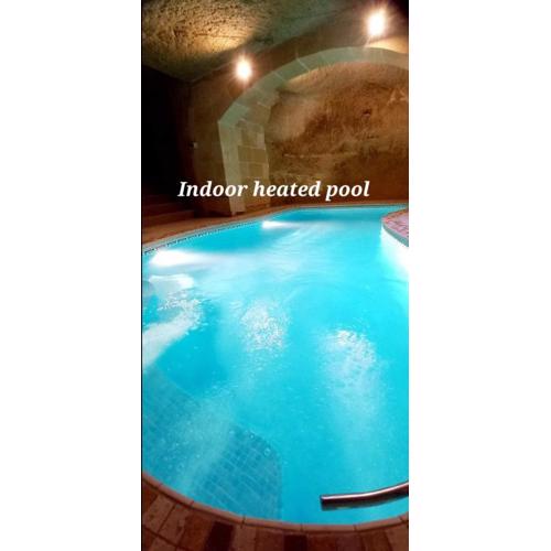 Ta Majsi farmhouse with indoor heated pool