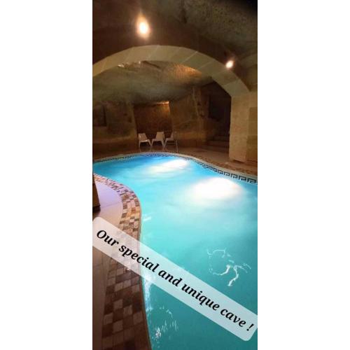 Ta Majsi with indoor pool