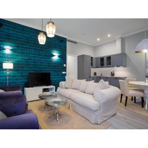 Tailor Two-Bedroom Suite