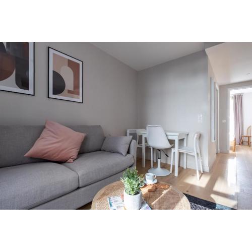 Take It Easy in This Stylish Architect Flat