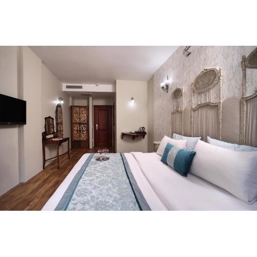 taksim çamdalı suit