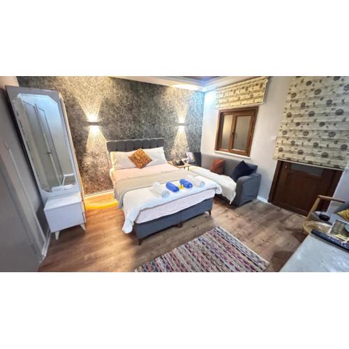 Taksim Camellia suit