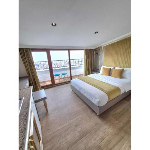 Taksim La Marino Hotel