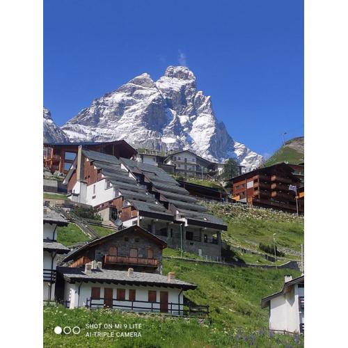 TANA DELLA MARMOTTA - renovated, ski in ski out, turkish bath, garage, storage