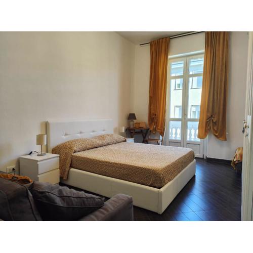 Tania House, Metro Italia 61