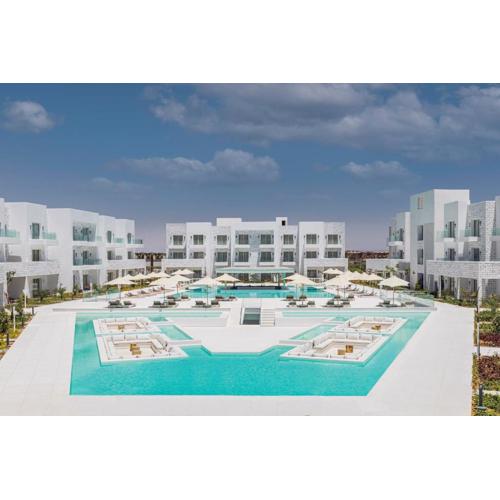 Tanoak Resort