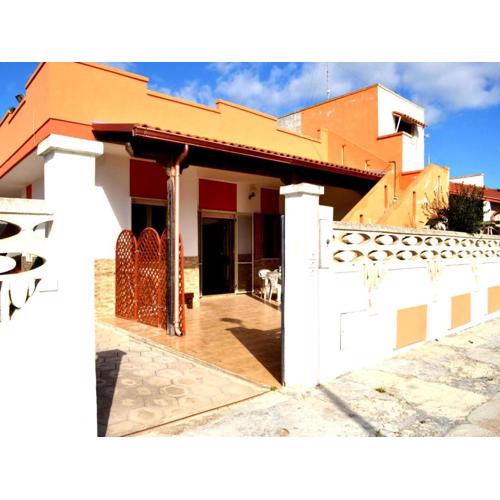 Tanoshii holiday home on the ground floor with outdoor space and parking space