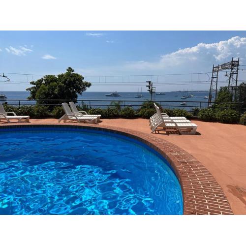 Taormina pool seaview