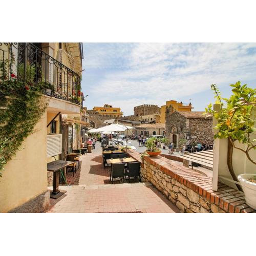 Taormina Sunny Experience