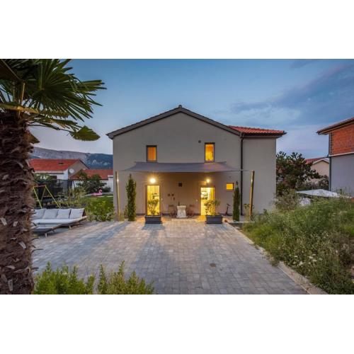 Tarari Luxury Apartment