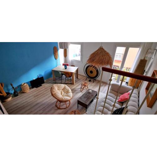 Tarifa central Duplex with private parking and patio