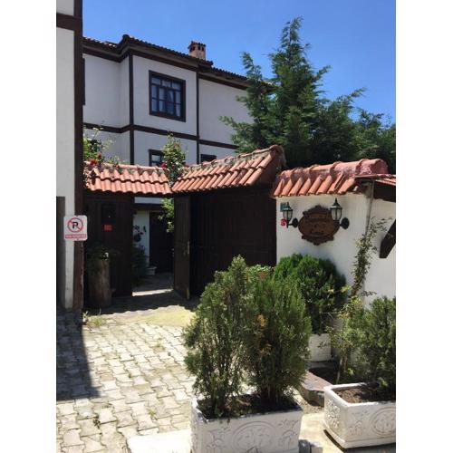 Tarihi Osmanlı Evi - Beyzadeler Konağı Ev Sahibi ve Yöneticisi - Bekir Yenerer Ruhsat No 14-75