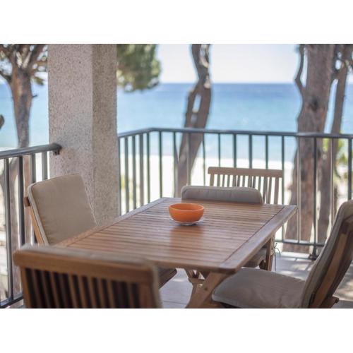 TarracoHomes, Beach Apartment with Terrace in Cambrils