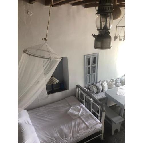 TaVLaDo Cycladic house