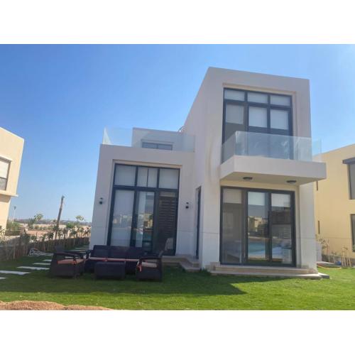 Tawila, 4 Bedroom Villa, Brand new, directly on a lagoon