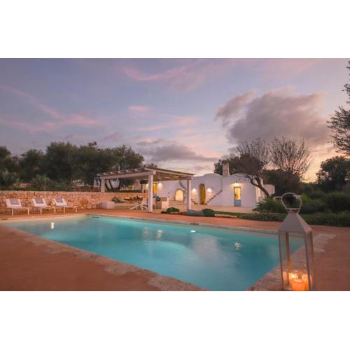 TD Lamiamola Stylish Trulli & Lamie with Pool