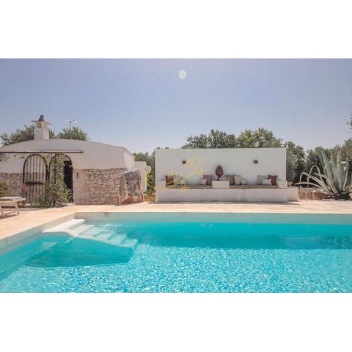 TD Trulli Chiara Tastefully Decorated Trulli with Pool