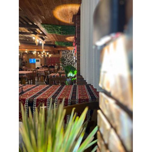 TE BUJTINA HOTEL- Cozy Stay with Traditional Breakfast Near Beach