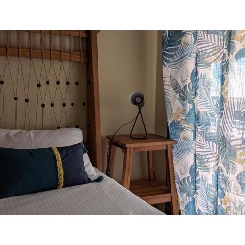 TEAK Apartment, 1BD 4th floor with balcony near Acropolis