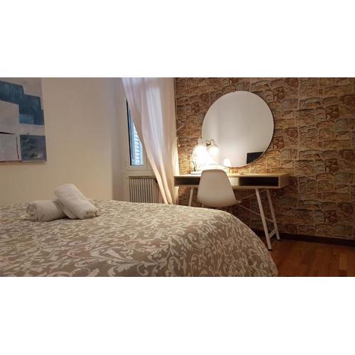 Teal Apartment - Athens Center, 4 BD, 2 BATH
