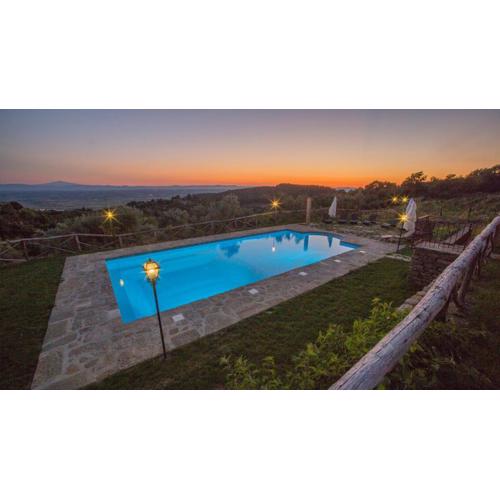 Tenuta Angelici Winery Agriturismo Henni with pool sauna and jacuzzi Cortona
