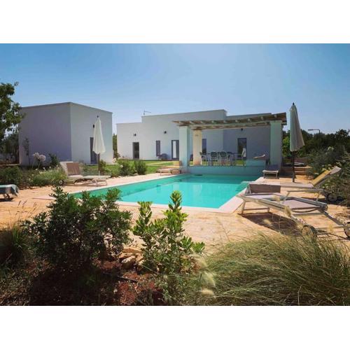 Tenuta Tre Marie, villa di pregio con piscina a Ostuni