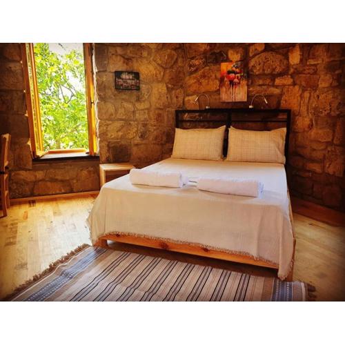 Teora stone otel no 68