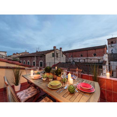 Terrace penthouse inside the Walls of Lucca
