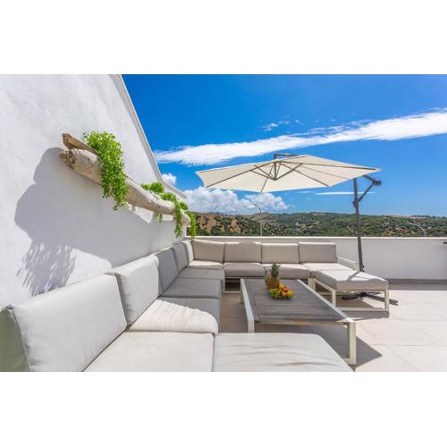 Terrace, sea view, pool, parking space & fibre