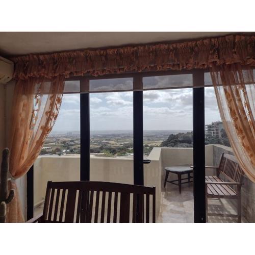 Terraced house with stunning view close to Mdina