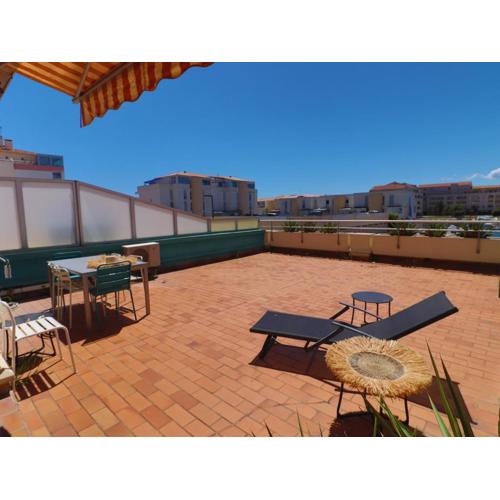 Terrasse ombragée de 30m², 2P, Cabine, Parking, Sète - FR-1-472-203
