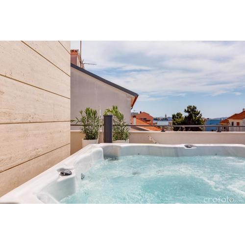 Tesa Luxury Apartment