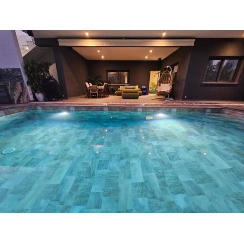 TG NEW Luxury Private Resort Villas - Heated Salty Swimming Pool, Outdoor Jacuzzi, Sauna, Exotic Garden
