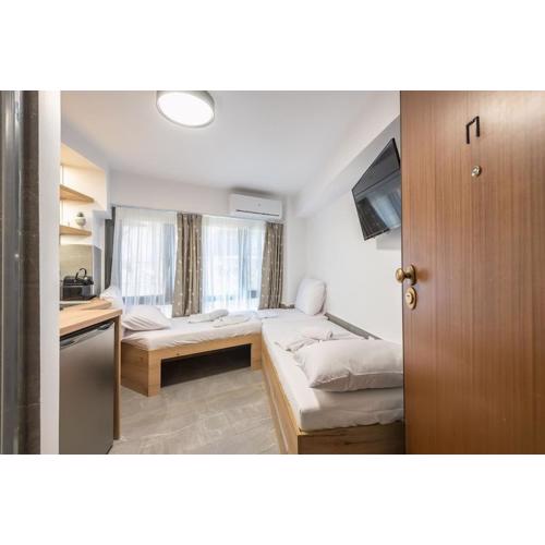 TH2-Historical Center Studio 1 Minute From the Metro