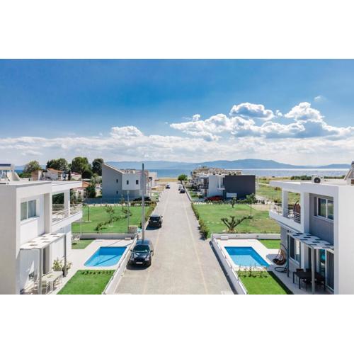 Thalassa & Thalassa Prive Residential Complex